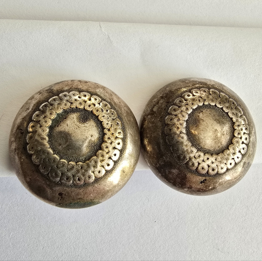Vintage earrings circle dome brutalist African style silver tone tribal clip on